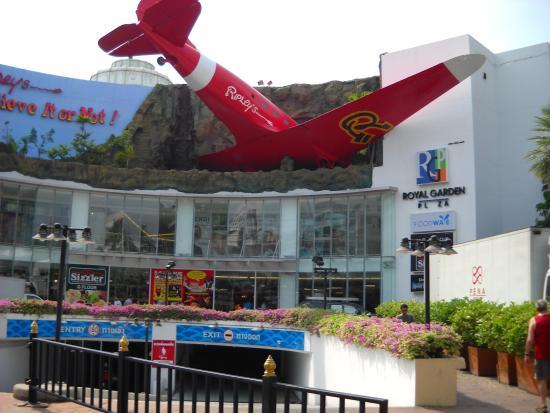 The Avenue Shopping Mall